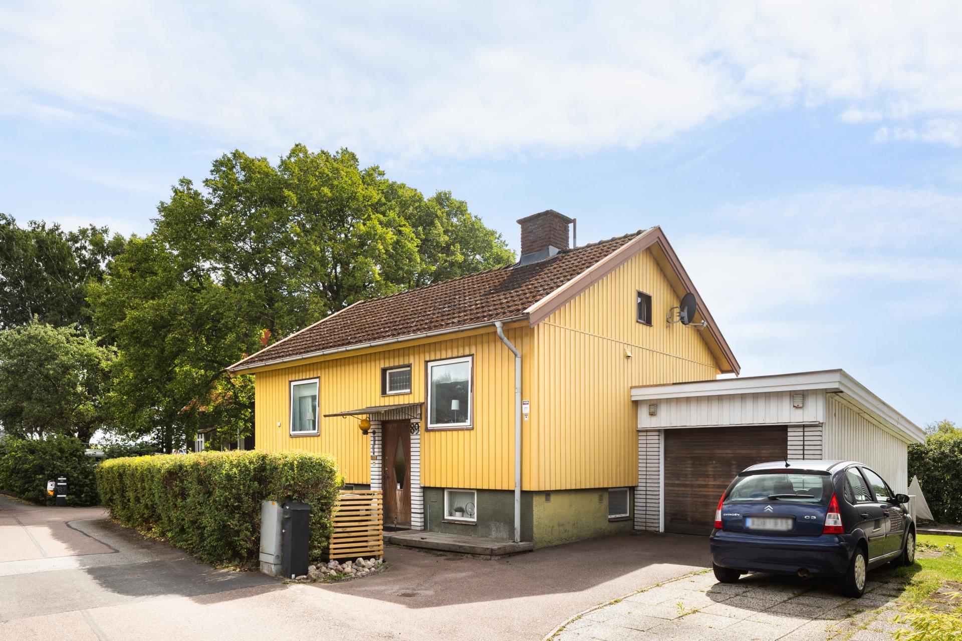 Charmig 40-talsvilla med härlig trädgård!